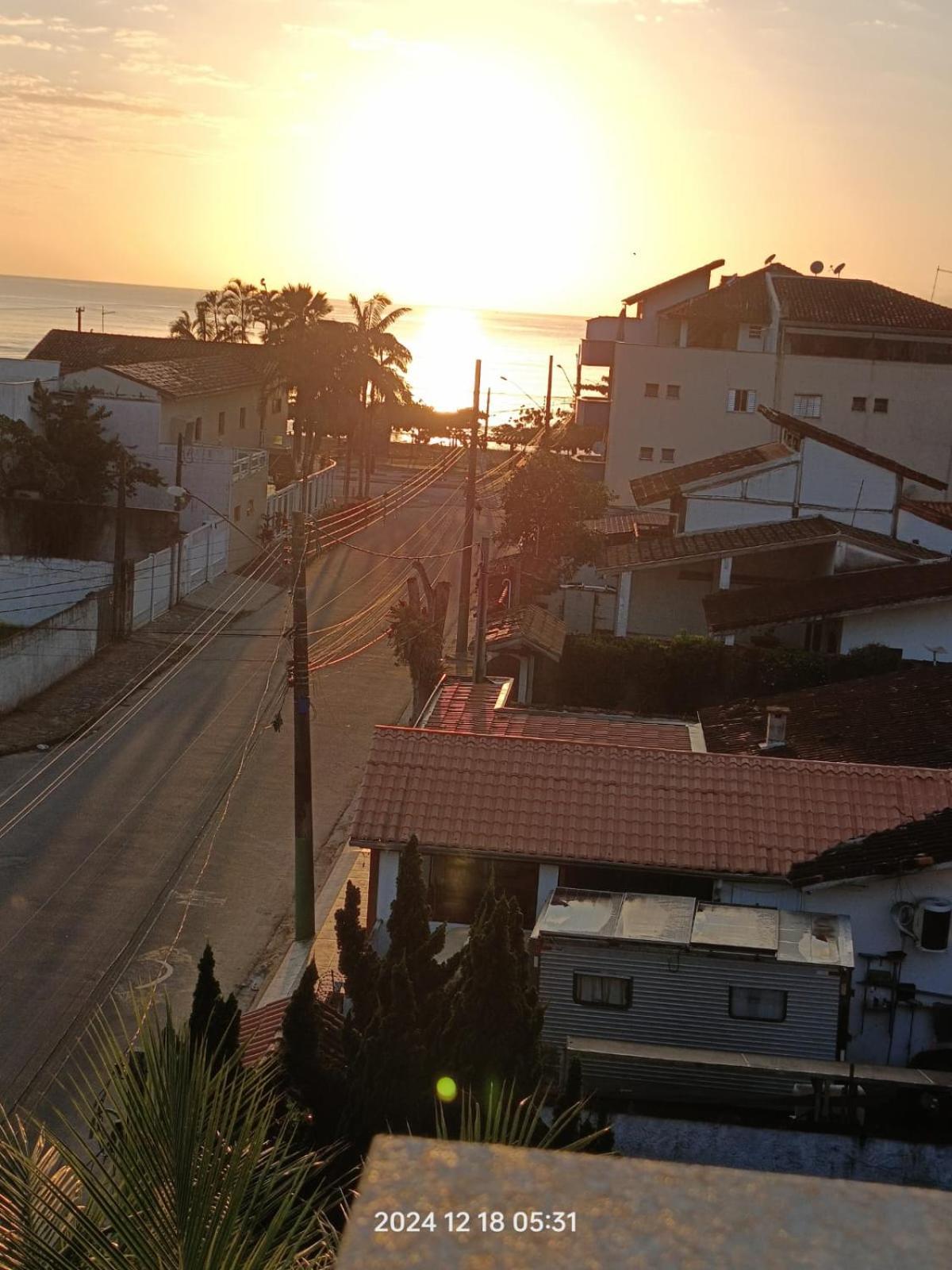 Pe Na Areia, Ubatuba, 2quartos, Inteiro , Wi-fi ,garagem Apartamento *