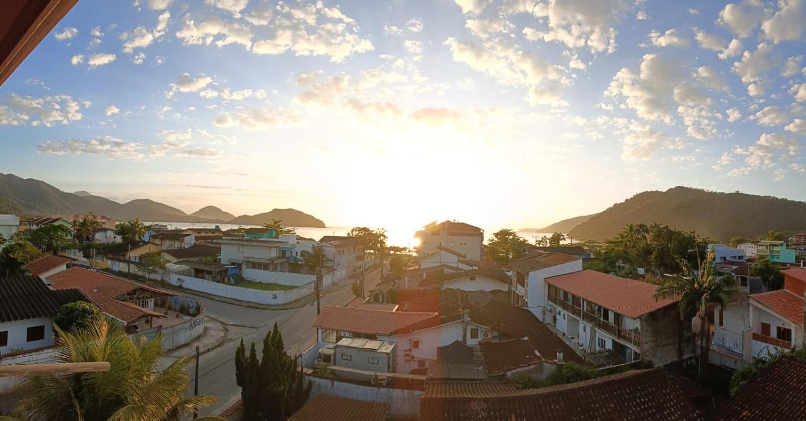Pe Na Areia, Ubatuba, 2quartos, Inteiro , Wi-fi ,garagem Apartamento Ubatuba