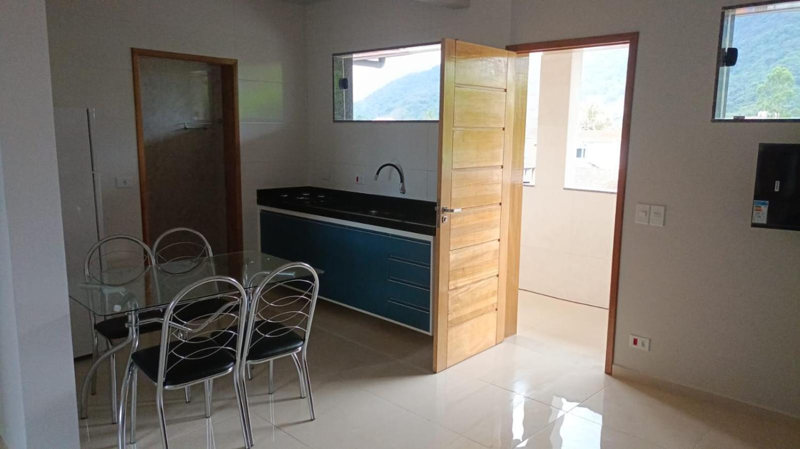 Pe Na Areia, Ubatuba, 2quartos, Inteiro , Wi-fi ,garagem Apartamento