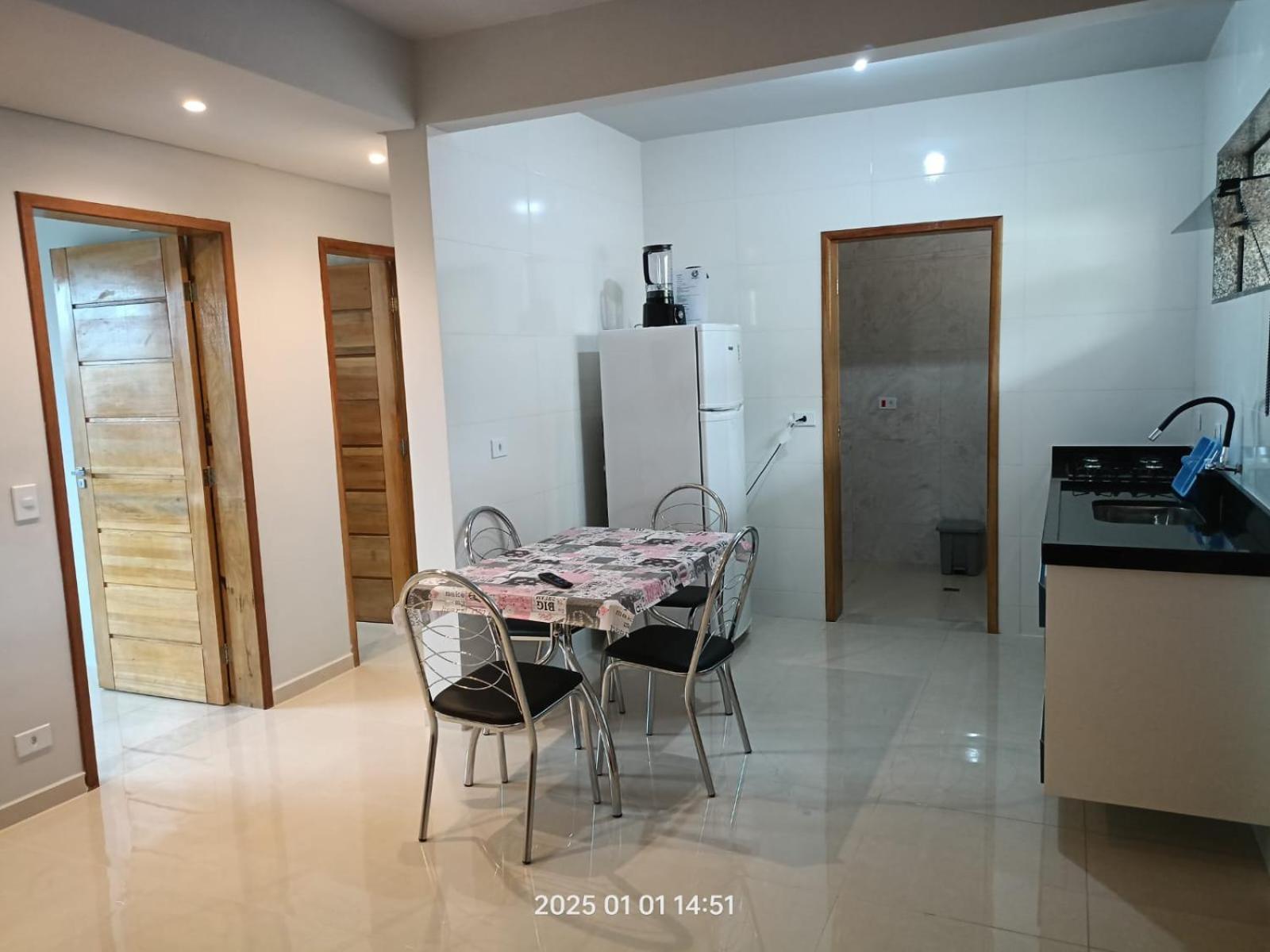 Pe Na Areia, Ubatuba, 2quartos, Inteiro , Wi-fi ,garagem Ubatuba