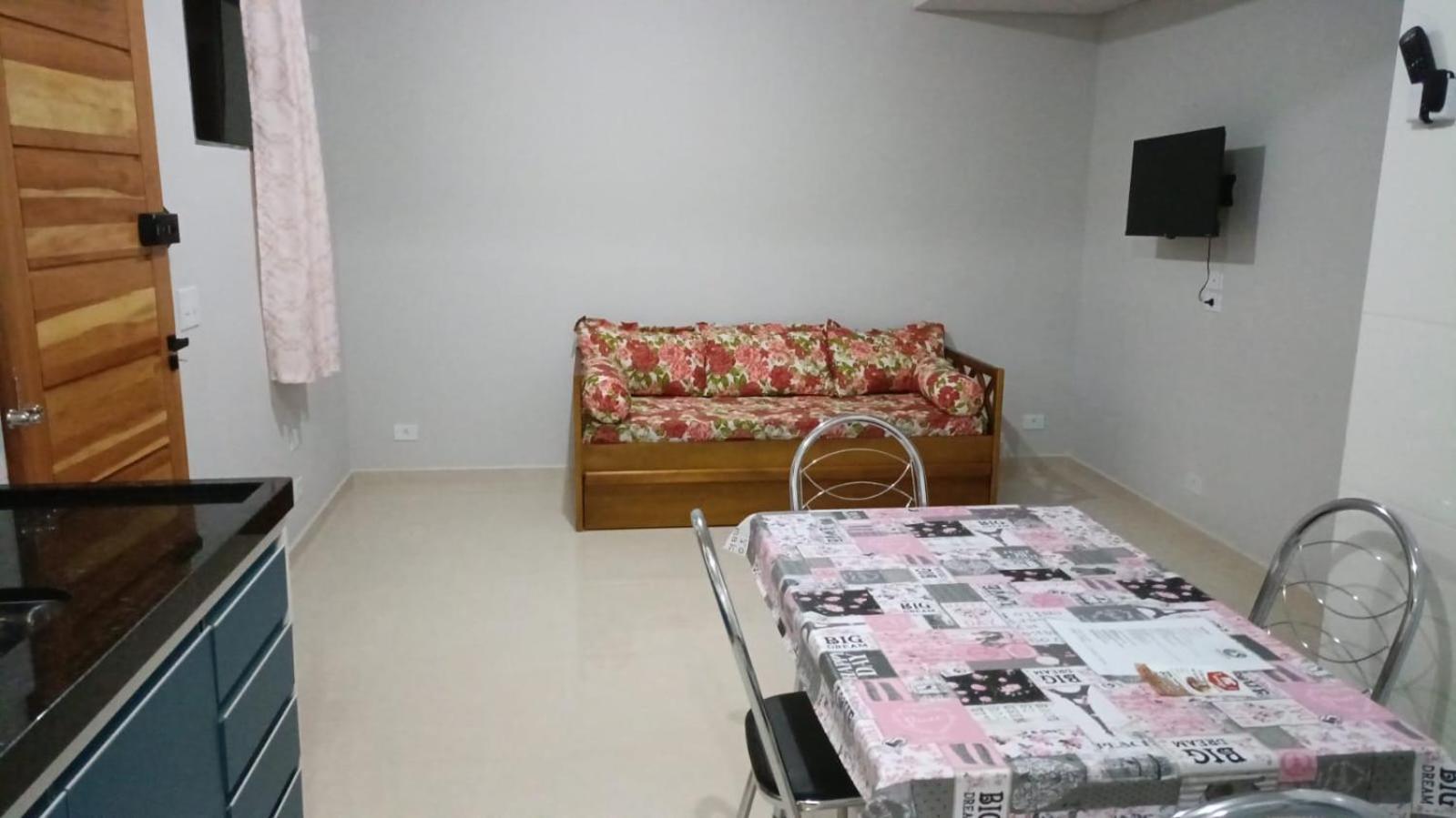 Pe Na Areia, Ubatuba, 2quartos, Inteiro , Wi-fi ,garagem * Ubatuba