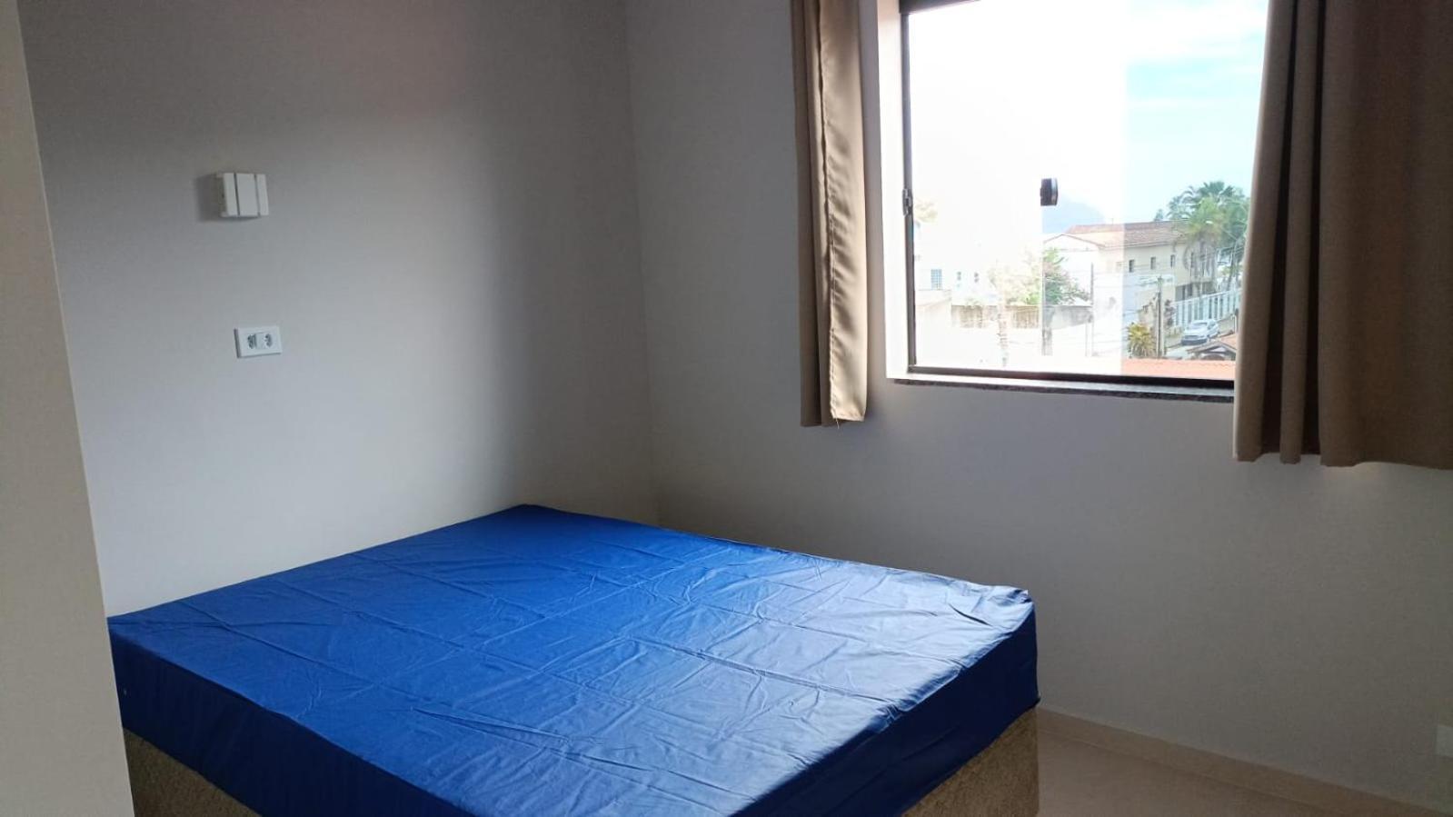 Apartamento Pe Na Areia, Ubatuba, 2quartos, Inteiro , Wi-fi ,garagem *