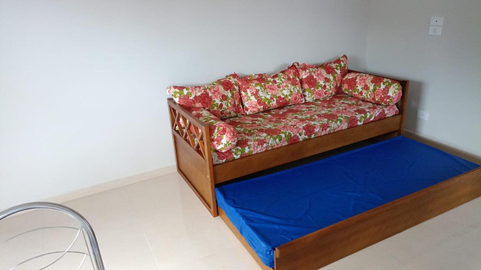 Pe Na Areia, Ubatuba, 2quartos, Inteiro , Wi-fi ,garagem Apartamento Ubatuba