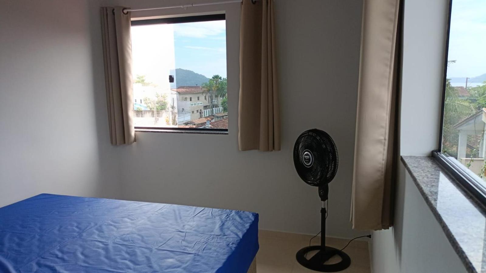 Apartamento Pe Na Areia, Ubatuba, 2quartos, Inteiro , Wi-fi ,garagem *