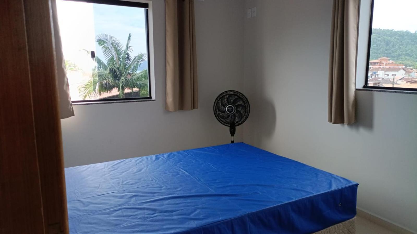 Apartamento Pe Na Areia, Ubatuba, 2quartos, Inteiro , Wi-fi ,garagem Ubatuba