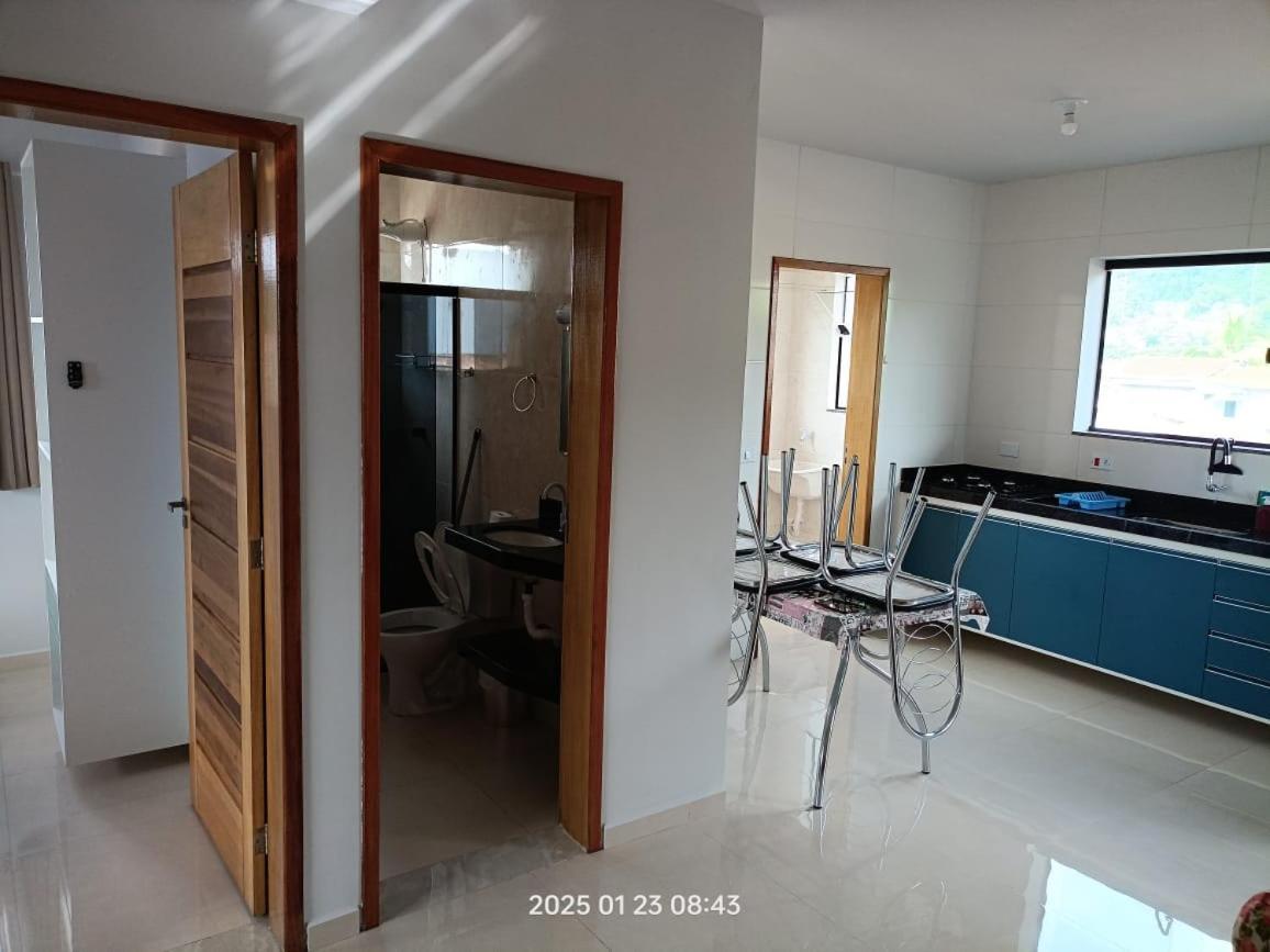 Apartamento Pe Na Areia, Ubatuba, 2quartos, Inteiro , Wi-fi ,garagem *