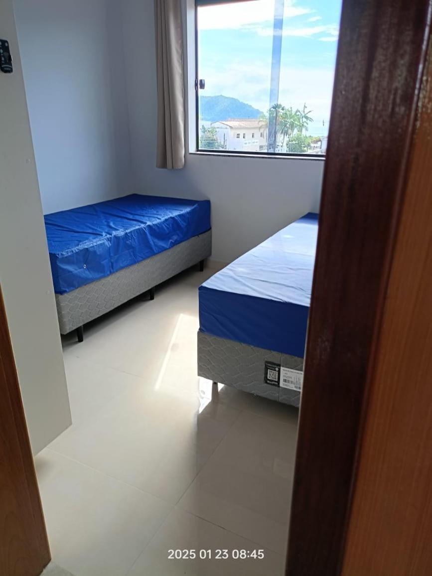 Pe Na Areia, Ubatuba, 2quartos, Inteiro , Wi-fi ,garagem * Ubatuba
